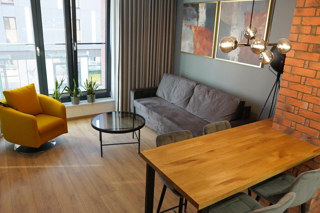 Apartment Halo 07 *