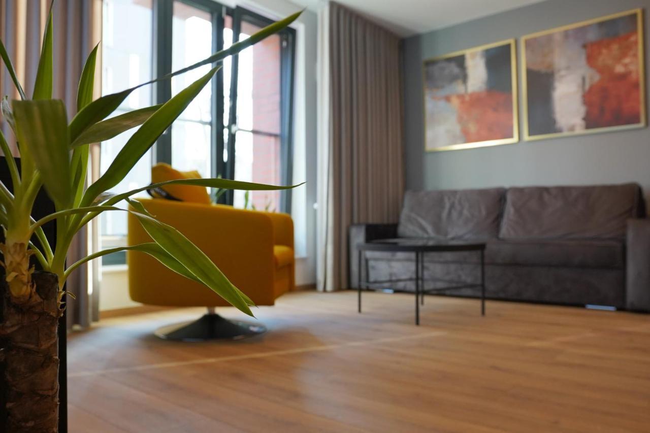 Apartment Halo 07 *